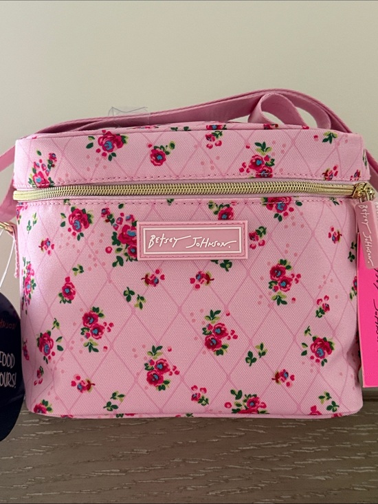 Betsey Johnson Handbags - NEW Betsey Johnson Floral insulated Cooler Lunch tote Bag